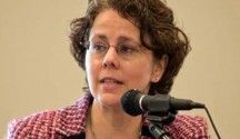 Cecilia Muñoz dijo que si el Congreso no aprueba una reforma antes de julio próximo, la tasa de interés de las deudas por préstamos estudiantiles pasará de 3.4 por ciento a 6.8 por ciento y habrá millones de alumnos que no podrán pagar.