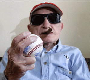 marrero Marrero debutó el 21 de abril de 1950, y su intervención en 118 juegos le permitió archivar 39 victorias frente a 40 derrotas durante cinco temporadas.