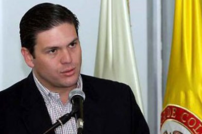 Pinzón afirmó que no aceptará propuesta de FARC para liberar a Langlois.   