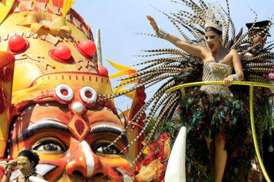El Carnaval de Barranquilla comienza cuatro días antes del miércoles de Ceniza, alcanzando su clímax el día sábado durante la famosa Batalla de Flores.  