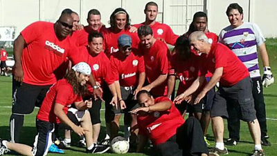 El equipo combinado de estrellas que se enfrentó al Bayamón Fútbol Club de Puerto Rico