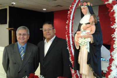 Sr. Cónsul general del Perú, Enrique Bustamante y Carlos Iglesias.