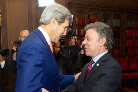 Kerry ofreció la ayuda de Estados Unidos en lo que sea necesario, especialmente en la etapa de postconflicto.
