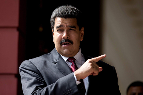 El heredero político del fallecido presidente venezolano Hugo Chávez ha insistido en las acusaciones de su Gobierno, que apunta a que el desplome en los precios del petróleo es una "conspiración" liderada por Estados Unidos con el propósito de dañar a Rusia.