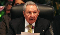 Castro reconoció el llamado que hizo la semana pasada el presidente de Estados Unidos, Barack Obama, para que el Congreso levante el embargo vigente desde 1962, pero le pidió usar sus "amplias facultades ejecutivas para modificar sustancialmente la aplicación del bloqueo".