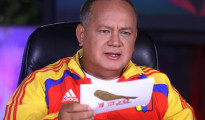 Cabello, considerado el dirigente más importante del partido en el poder en Venezuela después del presidente Nicolás Maduro, demandó el martes a los dueños y directivos de los diarios Tal Cual y El Nacional y de la página web de noticias La Patilla.