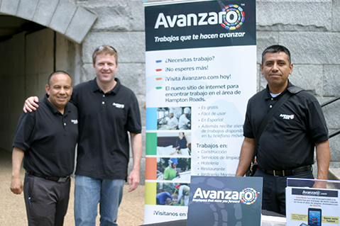 Matt Inderlied, Omar González y Elfego Del Río, representantes de Avanzaro, una de las empresas de servicio de empleo en expansión dentro del mercado latino.