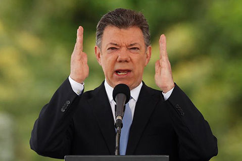 El presidente de Colombia, Juan Manuel Santos, dijo que su Gobierno está listo para acelerar las negociaciones de paz con las FARC en Cuba porque el país necesita acabar con medio siglo de conflicto armado.