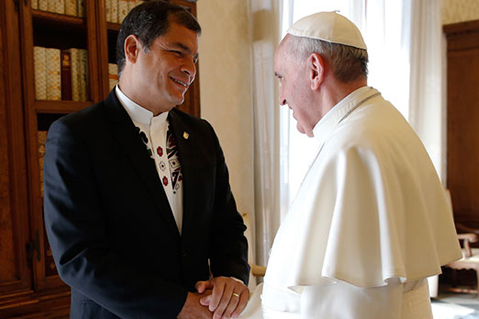 El Papa Francisco, con el presidente Correa, su visita al Ecuador representará la primera etapa de su gira regional, que abarcará también las ciudades de Guayaquil y Quito.