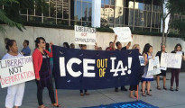 La coalición ICE Out of L.A., integrada por 20 organizaciones pro-inmigrantes, promueve el uso de la línea telefónica 1-844-878-7801 para denunciar redadas y brindar orientación para enfrentar los casos de deportación. (Cortesía/ICE Out of LA)