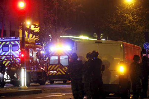 Este viernes 13 de noviembre la policía se vio sorprendida por cerca de siete ataques casi simultáneos en diversos sectores del centro de París, dejando un número indeterminado de muertos y heridos.