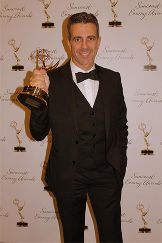 “Uno no se gana un Emmy todos los días! Lo acepté con alegría, pero también con mucha humildad”, dice el periodista Alejandro Isturiz.