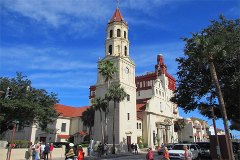 Catedral Basílica de San Agustín que data de 1797.