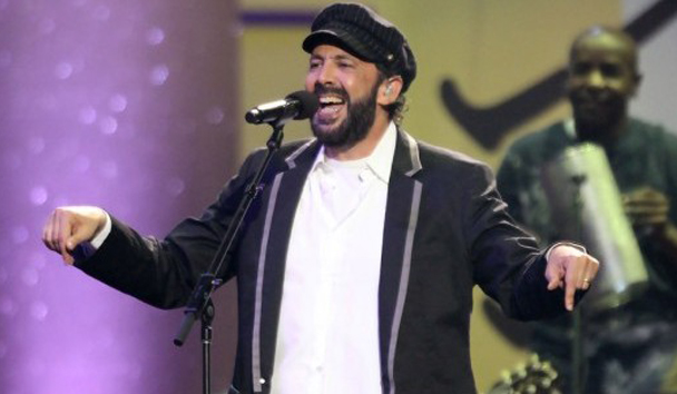 Por su talento y trayectoria, Juan Luis Guerra ha recibido el más alto galardón de Premios Soberano, en tres ocasiones, convirtiéndose en el único artista dominicano en contar con tres estatuillas “Gran Soberano”. 