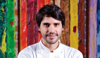 Virgilio Martínez es uno de los chefs más activos del planeta, refiere la web. Tiene su base en Lima, pero hace viajes regulares a los andes y la Amazonía peruana en busca de nuevos ingredientes para su menú de degustación que consta de 17 platos