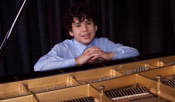 “Mis maestros, mis padres, y lo que quiero para mi futuro son lo que más me motivan”, afirma, el pequeño genio del piano, Axel Esteban Obregón.