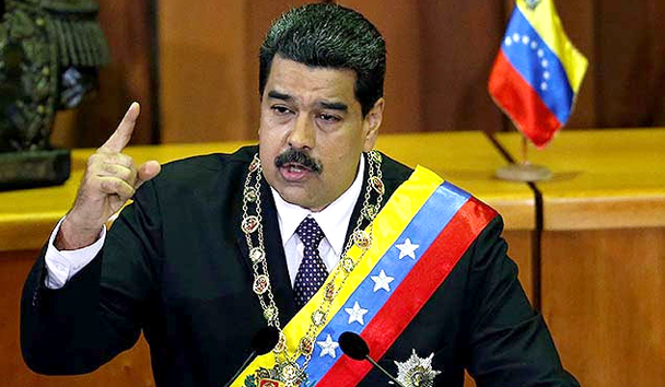 En el decreto, la Casa Blanca afirma que la «dictadura de Maduro premia y enriquece a funcionarios corruptos», que están «saqueando los bienes de la nación» y llevándola al borde de la quiebra. 