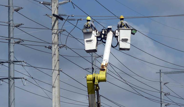El Cuerpo de Ingenieros obtuvo un presupuesto preliminar de hasta $1,300 millones para restablecer el servicio eléctrico en Puerto Rico, que hoy solo llegaba al 16.61% de los clientes de la AEE. (André Kang)