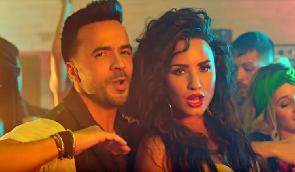 Luis Fonsi y Demi Lovato unen sus voces en “Échame la culpa”.