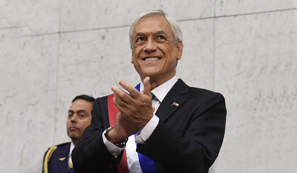 Tras su contundente victoria electoral en diciembre pasado, Sebastián Piñera vuelve al Palacio de La Moneda para tomar el relevo de la progresista Michelle Bachelet en Chile. Un traspaso de poderes que será una reedición del que ya se celebró en 2010.