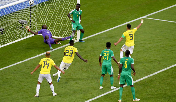 El preciso instante del gol de cabeza de Mina para el triunfo de Colombia ante Senegal (Getty Images)