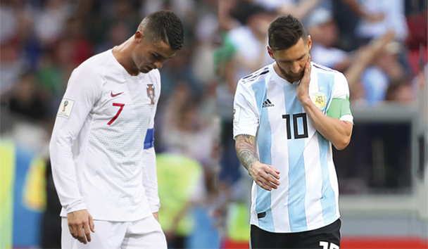 Messi sucumbió ante una Francia magistral, Cristiano se estrelló contra la muralla defensiva de Uruguay y en horas los dos reyes del fútbol dijeron adiós al Mundial Rusia este sábado. 