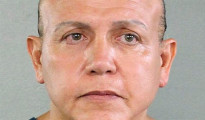 Cesar Sayoc Jr., de 56 años de edad, sospechoso de enviar paquetes con explosivos a varias personalidades relacionadas con el Partido Demócrata y medios de EE.UU. esta semana, afronta hasta 48 años de prisión.
