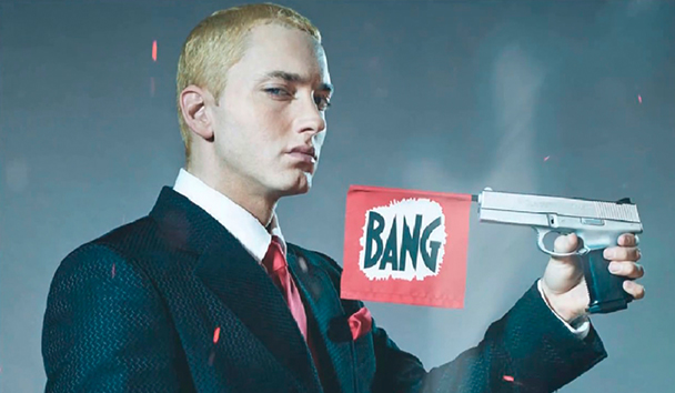 Eminem, rapero, productor y actor estadounidense conocido como uno de los artistas más controvertidos y más vendidos de principios del siglo XXI.