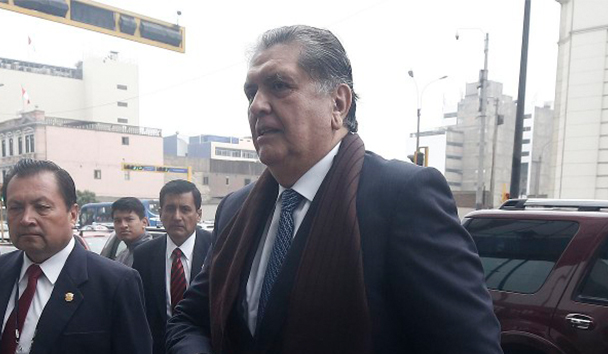 El presidente uruguayo Vázquez y el ministro de Exteriores apuntaron en la rueda de prensa que la decisión resulta del análisis de un informe de más de mil páginas sobre el caso.