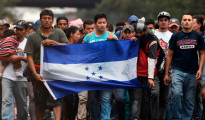 Se estima que unas 9.000 personas se encuentran en la ciudad fronteriza de Tijuana, tras recorrer en caravana toda Centroamérica y México