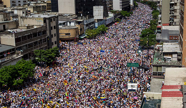 Marcha masiva contra Maduro en Caracas
